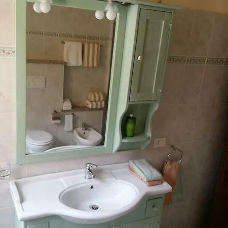Via La Marmora 아파트